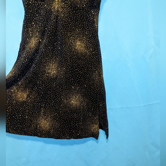 Black dress gold firework kind of pattern - Picture 2 of 4